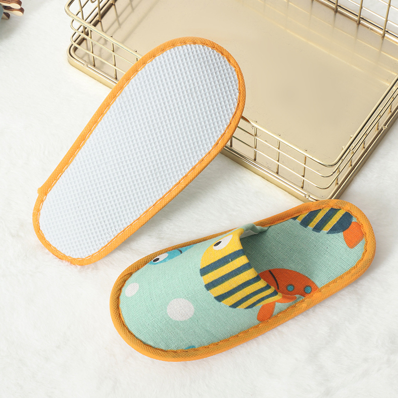 1 par de zapatillas desechable - Kids Indoor Outdoor Slippers reseña y precio